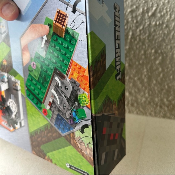 LEGO Minecraft The Abandoned Mine Building Toy 21166 Zombie NIB - Picture 3 of 12